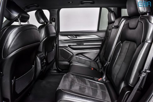 Used 2024 Jeep Grand Cherokee L Laredo image 20