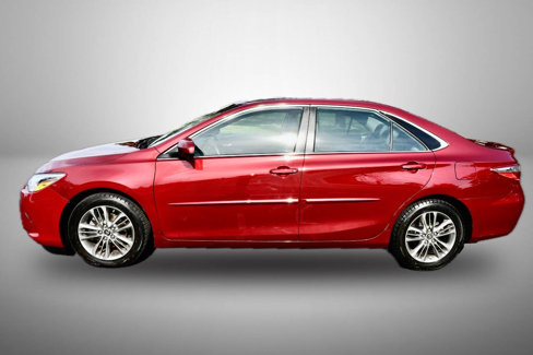 Used 2016 Toyota Camry SE image 3