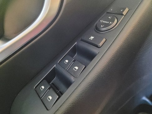 Used 2018 Hyundai Elantra GT image 27