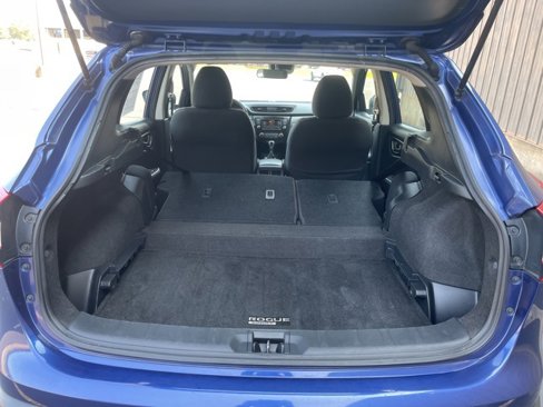 Used 2020 Nissan Rogue Sport S image 60