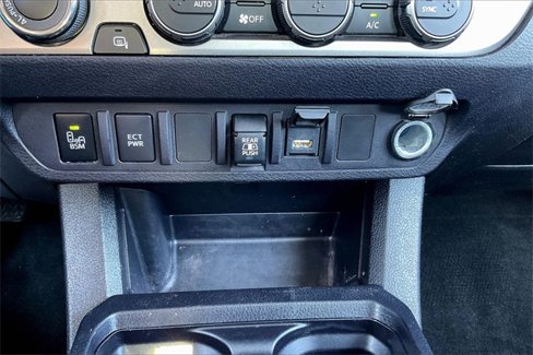 Used 2022 Toyota Tacoma SR5 image 34
