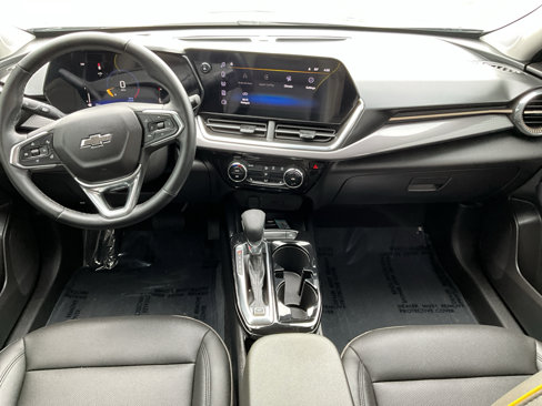 Used 2025 Chevrolet Trax ACTIV w/ Driver Confidence Package image 9