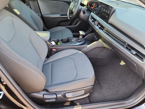 New 2025 Kia K4 LXS image 6