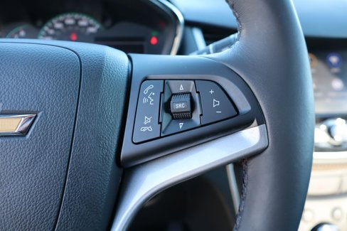 Used 2022 Chevrolet Trax LT w/ LT Convenience Package image 13