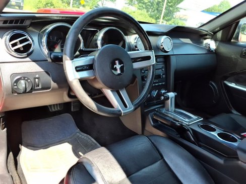 Used 2006 Ford Mustang GT image 10