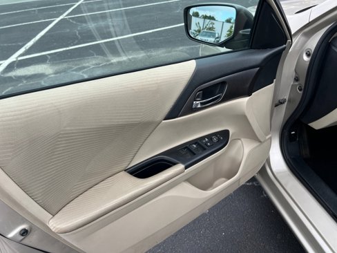 Used 2014 Honda Accord LX image 36
