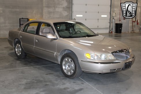 Used 1999 Lincoln Continental image 7