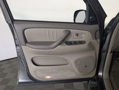 Used 2005 Toyota Sequoia Limited image 11