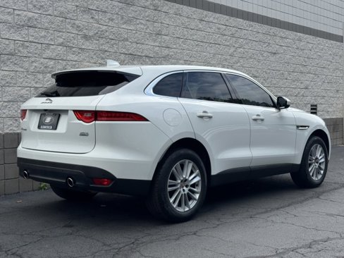 Used 2017 Jaguar F-PACE Prestige image 3