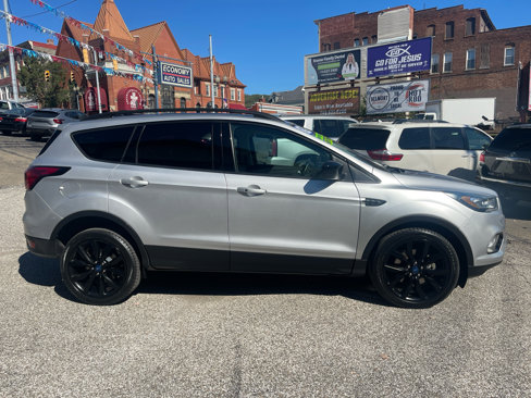 Used 2019 Ford Escape SE image 5