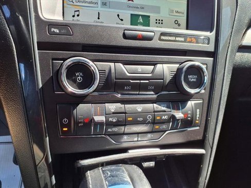 Used 2018 Ford Explorer XLT w/ Equipment Group 202A image 18