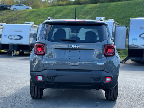 Used 2021 Jeep Renegade Latitude w/ Luxury Group I image 6