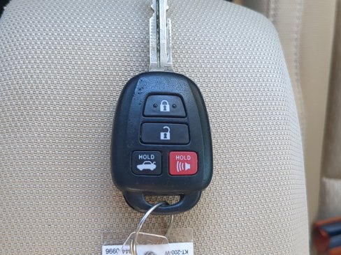 Used 2019 Toyota Corolla LE image 32