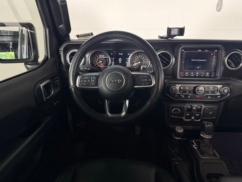 Used 2020 Jeep Wrangler Unlimited Sahara image 21