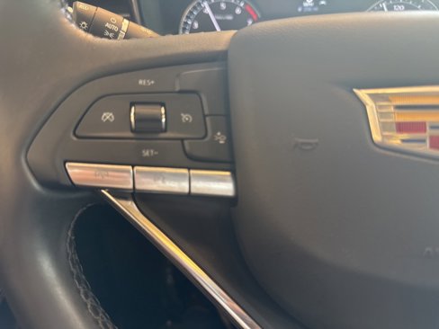 Used 2025 Cadillac XT6 Luxury image 31