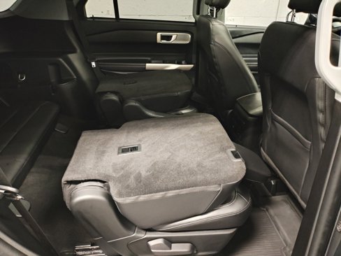 Used 2023 Ford Explorer XLT w/ Equipment Group 202A image 13