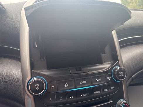 Used 2015 Chevrolet Malibu LT image 28