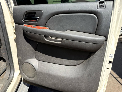 Used 2012 Chevrolet Suburban LTZ image 13