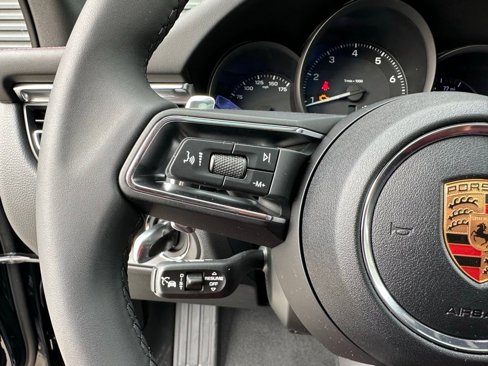 Used 2025 Porsche Macan image 19