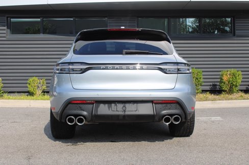 Certified 2024 Porsche Macan image 6
