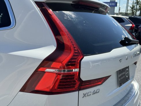 Certified 2023 Volvo XC60 B5 Ultimate w/ Climate Package image 9