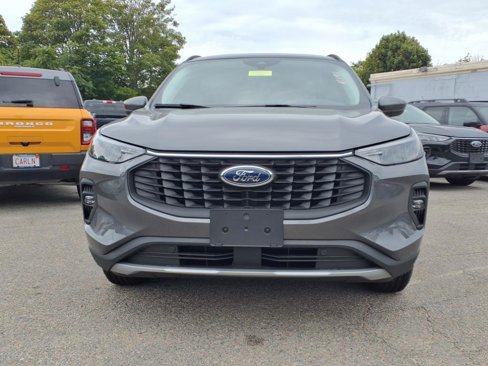 New 2025 Ford Escape SE image 2