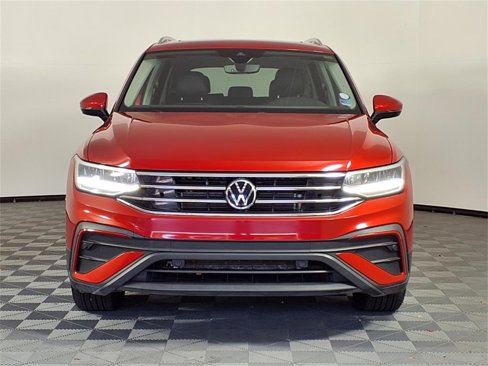 Used 2022 Volkswagen Tiguan SE image 2