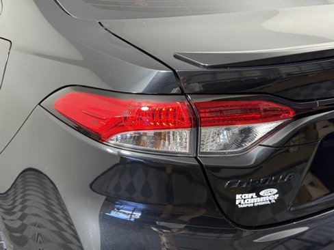 Used 2021 Toyota Corolla SE image 8