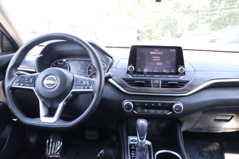 Used 2023 Nissan Altima 2.5 SV image 17