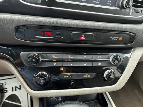 Used 2018 Kia Sedona LX w/ LX Essentials Premium Package image 30
