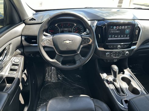 Used 2019 Chevrolet Traverse LT w/ LT Premium Package image 2