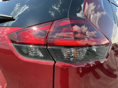 Used 2020 Nissan Rogue SV w/ Premium Package image 17