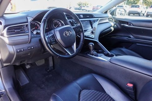 Certified 2018 Toyota Camry SE image 12