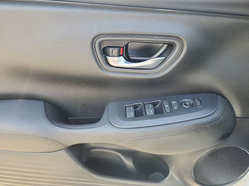 Used 2025 Honda HR-V LX image 14