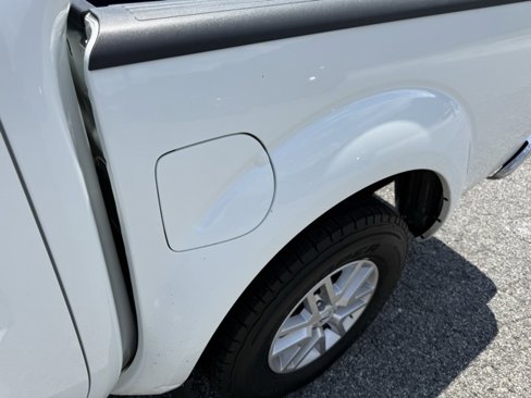 Used 2016 Nissan Frontier SV image 17