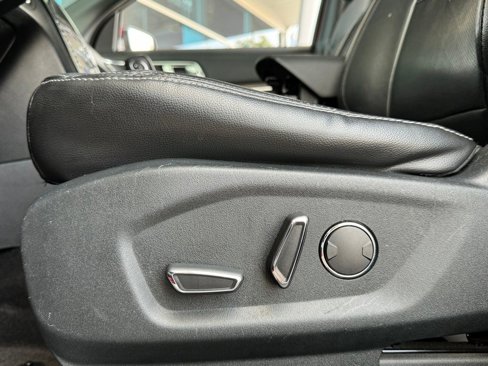 Used 2018 Ford Explorer Limited image 16