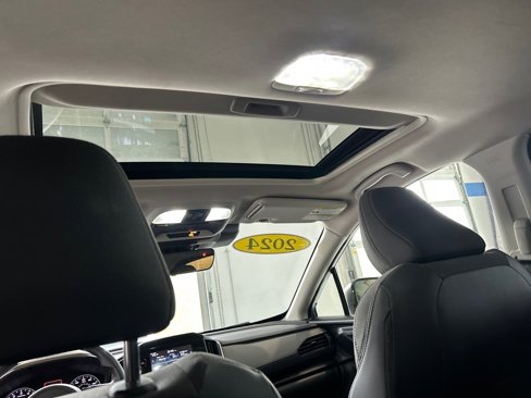 Used 2024 Subaru Crosstrek 2.0i Premium image 13