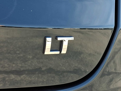 Certified 2025 Chevrolet Trax LT w/ LT Convenience Package image 32