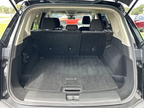 Used 2023 Nissan Rogue SV image 11