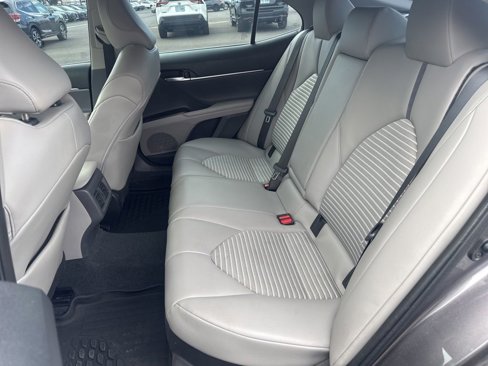 Used 2023 Toyota Camry SE image 11