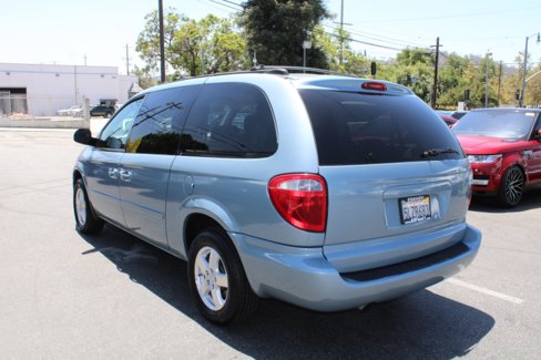 Used 2005 Dodge Grand Caravan SXT image 4