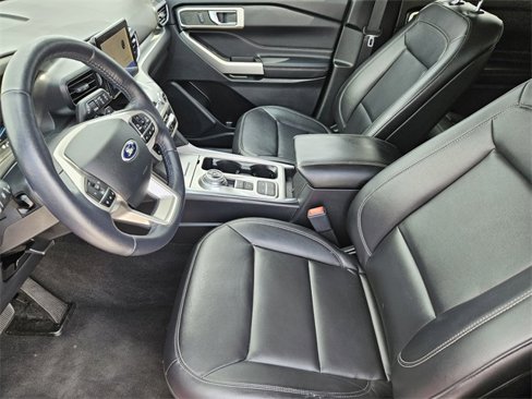 Used 2020 Ford Explorer XLT w/ Equipment Group 202A image 12