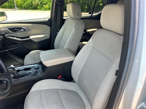 Used 2022 Chevrolet Traverse LS image 8