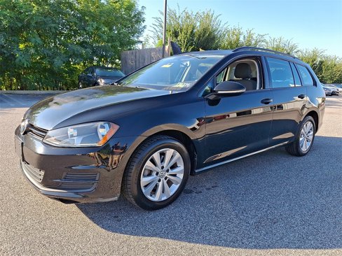 Used 2017 Volkswagen Golf S image 3