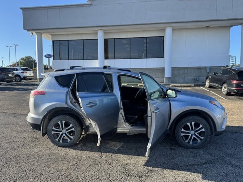 Used 2018 Toyota RAV4 LE w/ All Weather Liner Package image 8