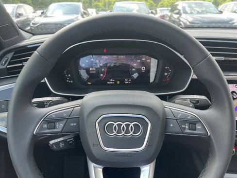 New 2025 Audi Q3 2.0T Premium image 9