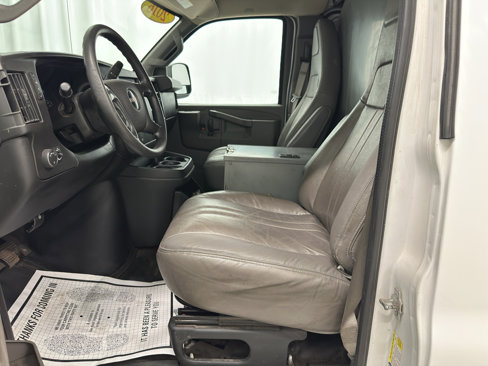 Used 2016 GMC Savana 3500 image 12