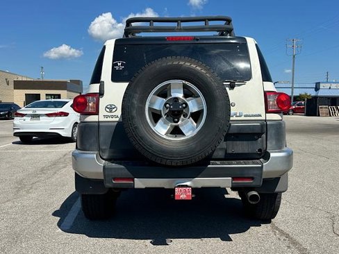 Used 2010 Toyota FJ Cruiser 4WD image 7
