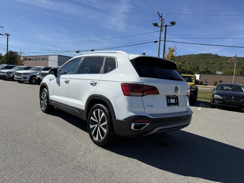 Certified 2022 Volkswagen Taos SE image 7