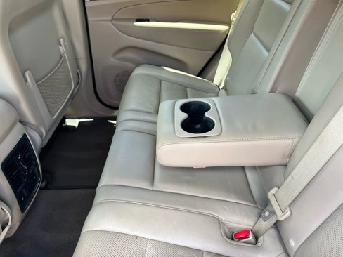 Used 2013 Jeep Grand Cherokee Overland image 25